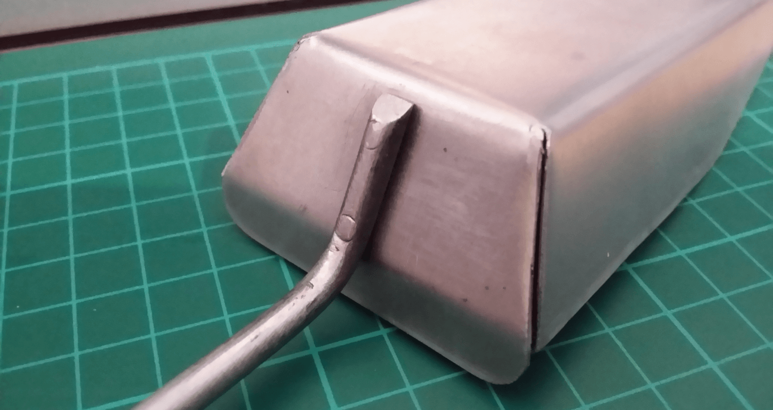 Raw Shovel - rivets backside